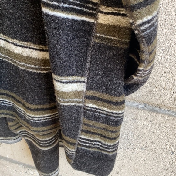 🤍Tribal Open Front Drape Sweater in Moss Colorway - Picture 8 of 17